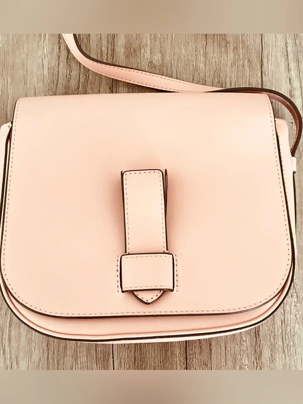 NWOT Banana Republic. Italian Leather Saddle Bag